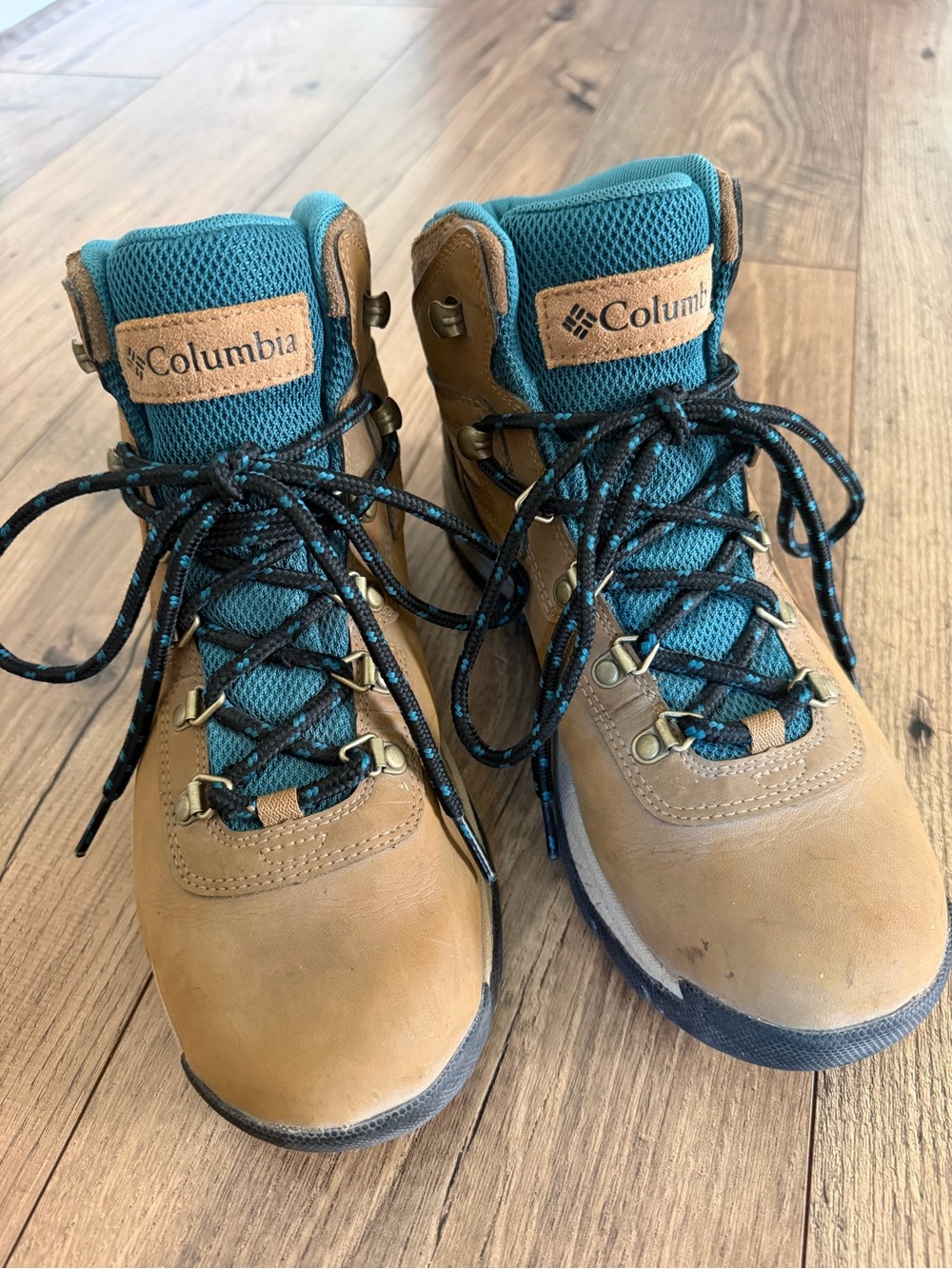 Columbia Newton Ridge Plus Waterproof Hiking Boots Elk Teal Leather Women’s 8.5W